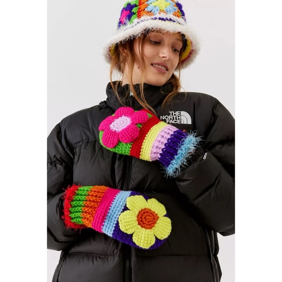 Urban Outfitters x STAHL KNIT Daisy Hand Crocheted Mittens - Picture 1 of 9